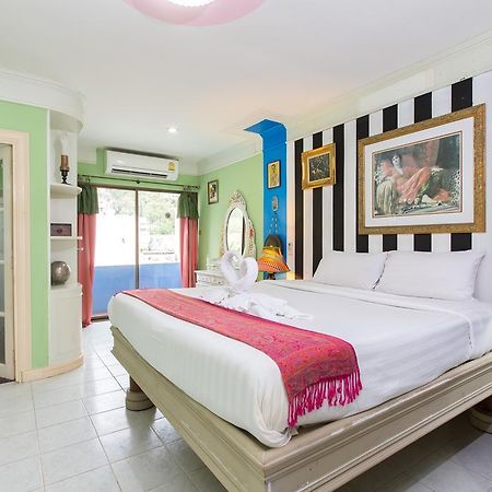Barefoot Hotel Kalim Beach Front Patong Buitenkant foto