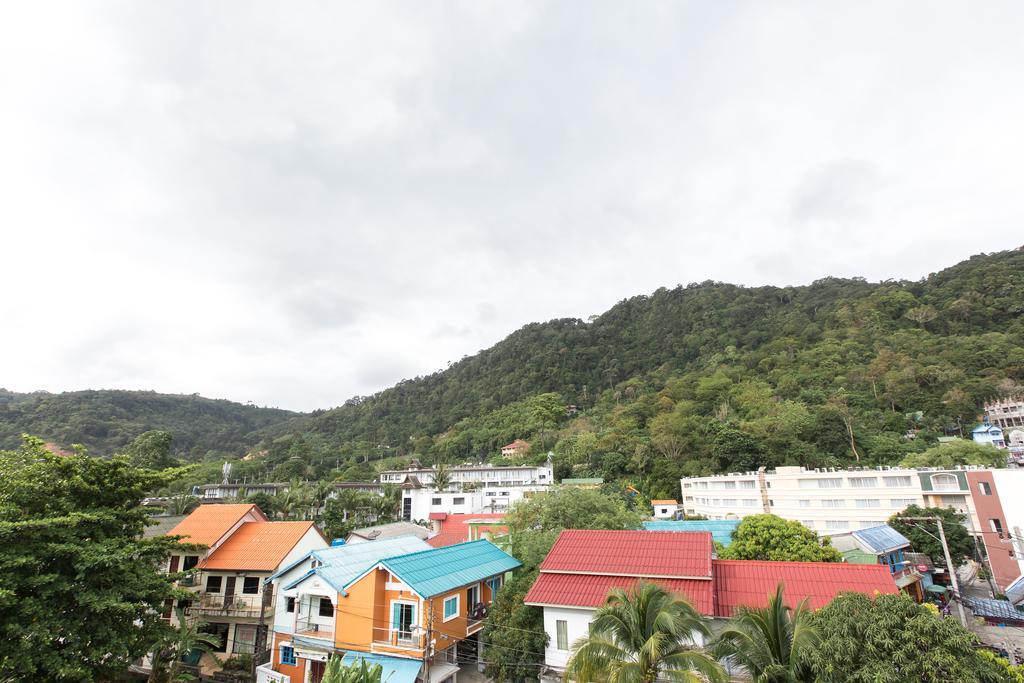 Barefoot Hotel Kalim Beach Front Patong Buitenkant foto