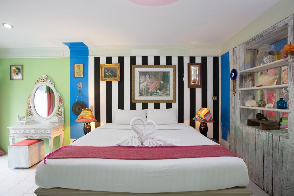 Barefoot Hotel Kalim Beach Front Patong Kamer foto