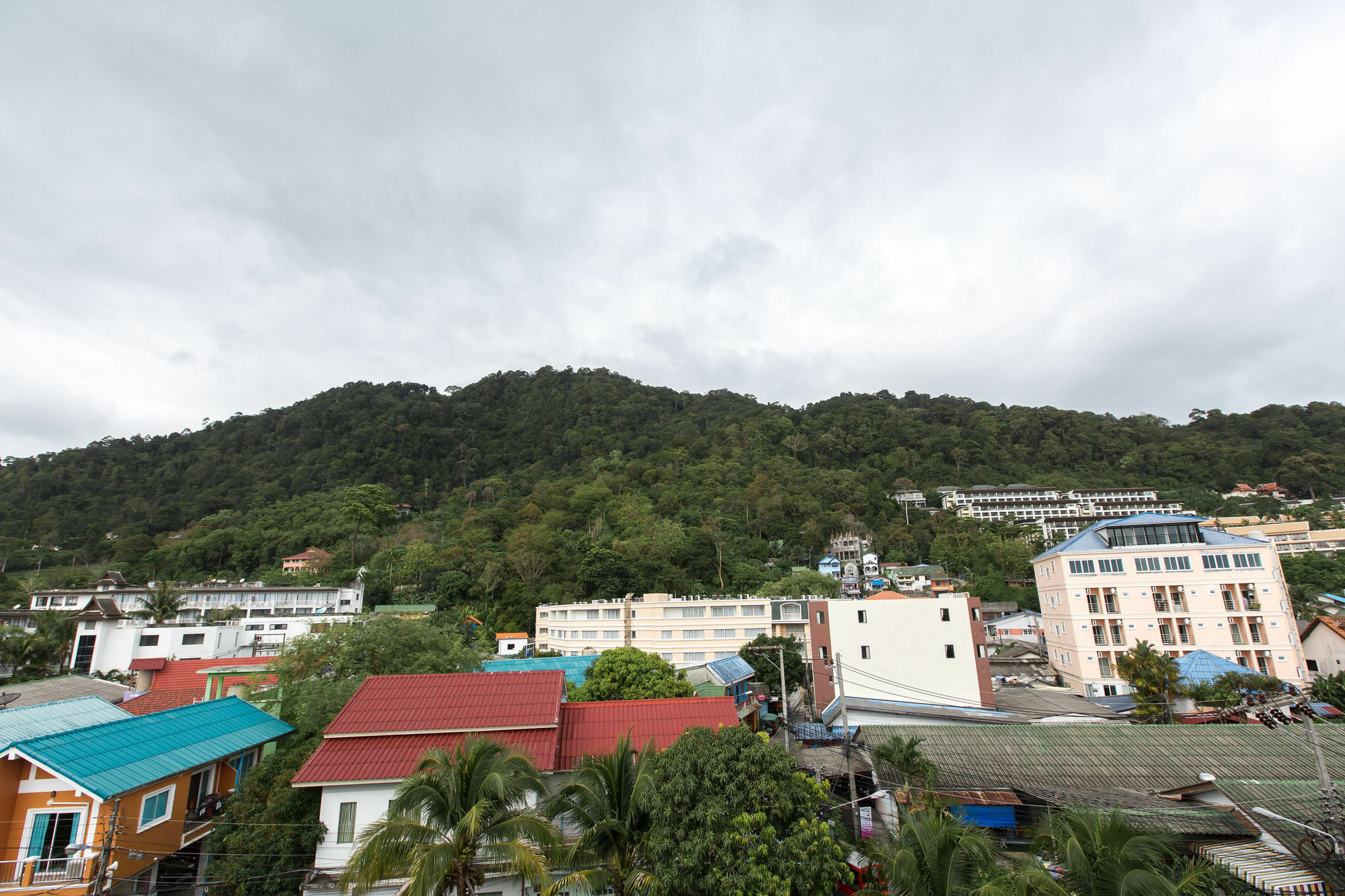 Barefoot Hotel Kalim Beach Front Patong Buitenkant foto