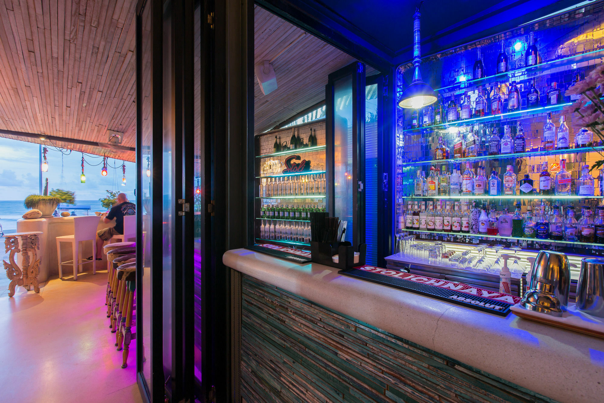Barefoot Hotel Kalim Beach Front Patong Buitenkant foto