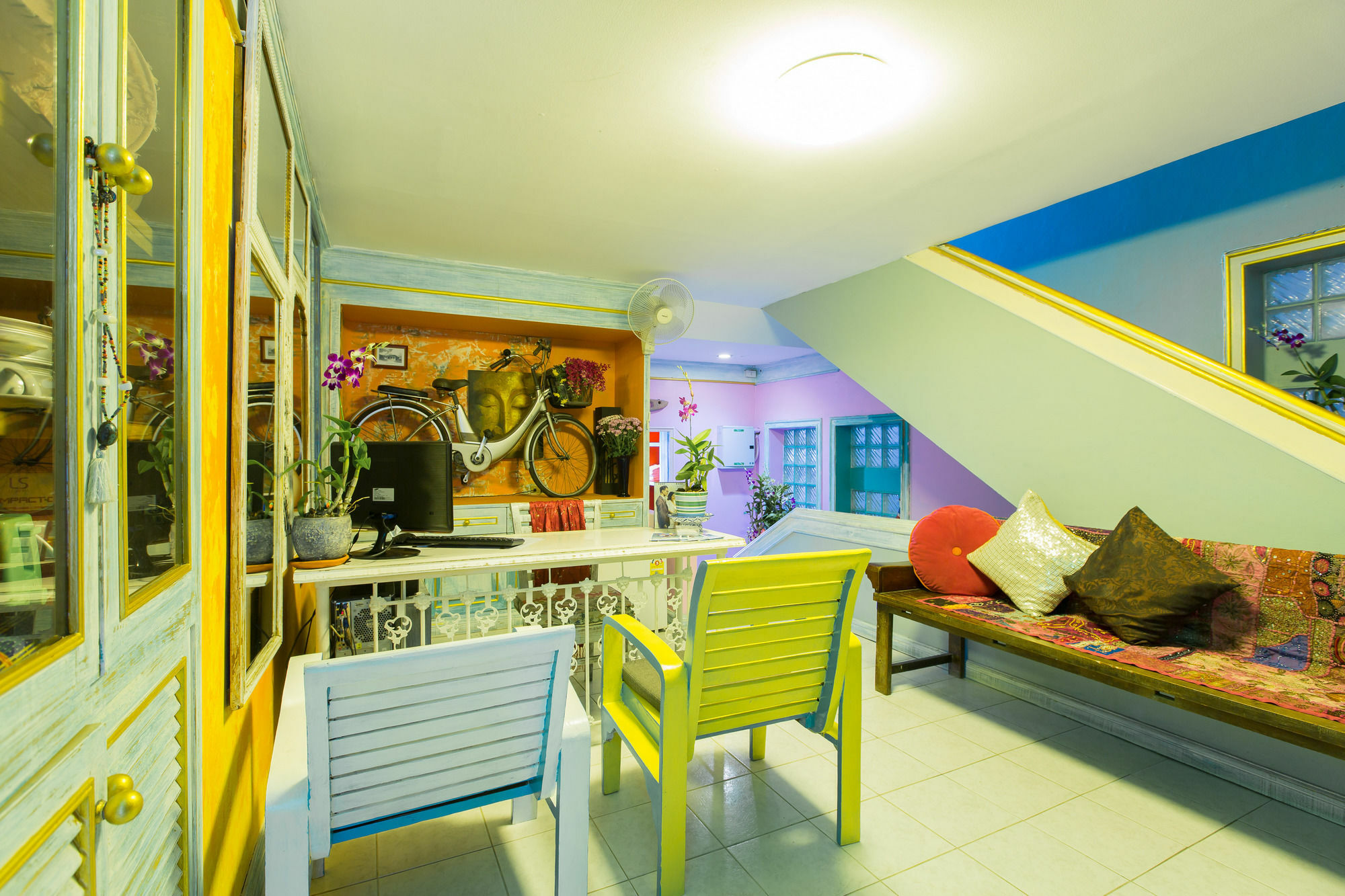 Barefoot Hotel Kalim Beach Front Patong Buitenkant foto