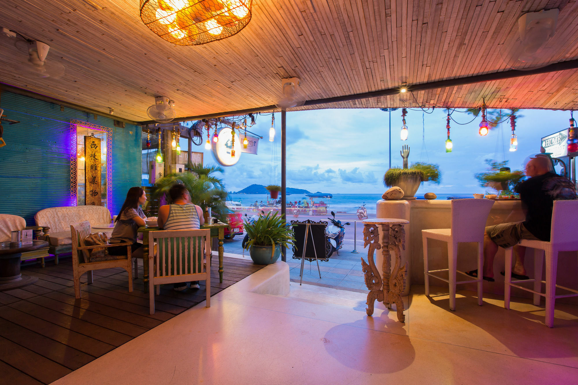 Barefoot Hotel Kalim Beach Front Patong Buitenkant foto