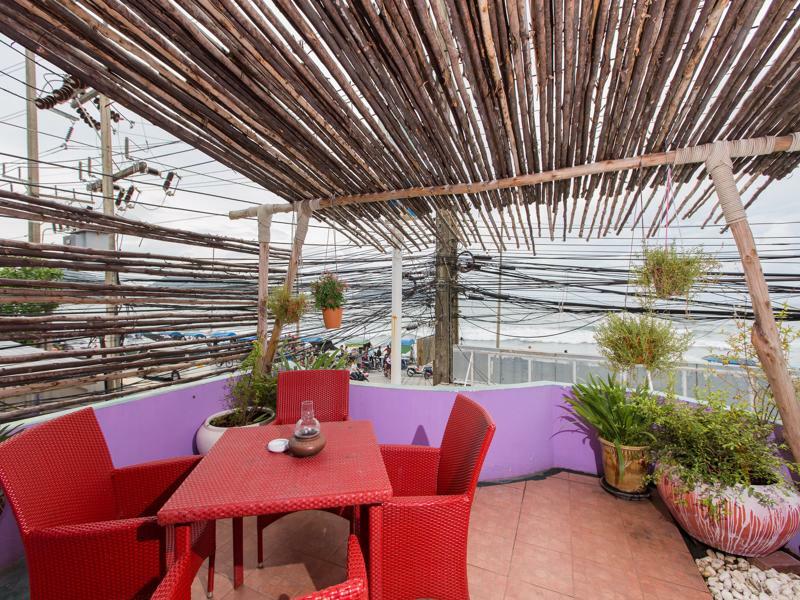 Barefoot Hotel Kalim Beach Front Patong Buitenkant foto