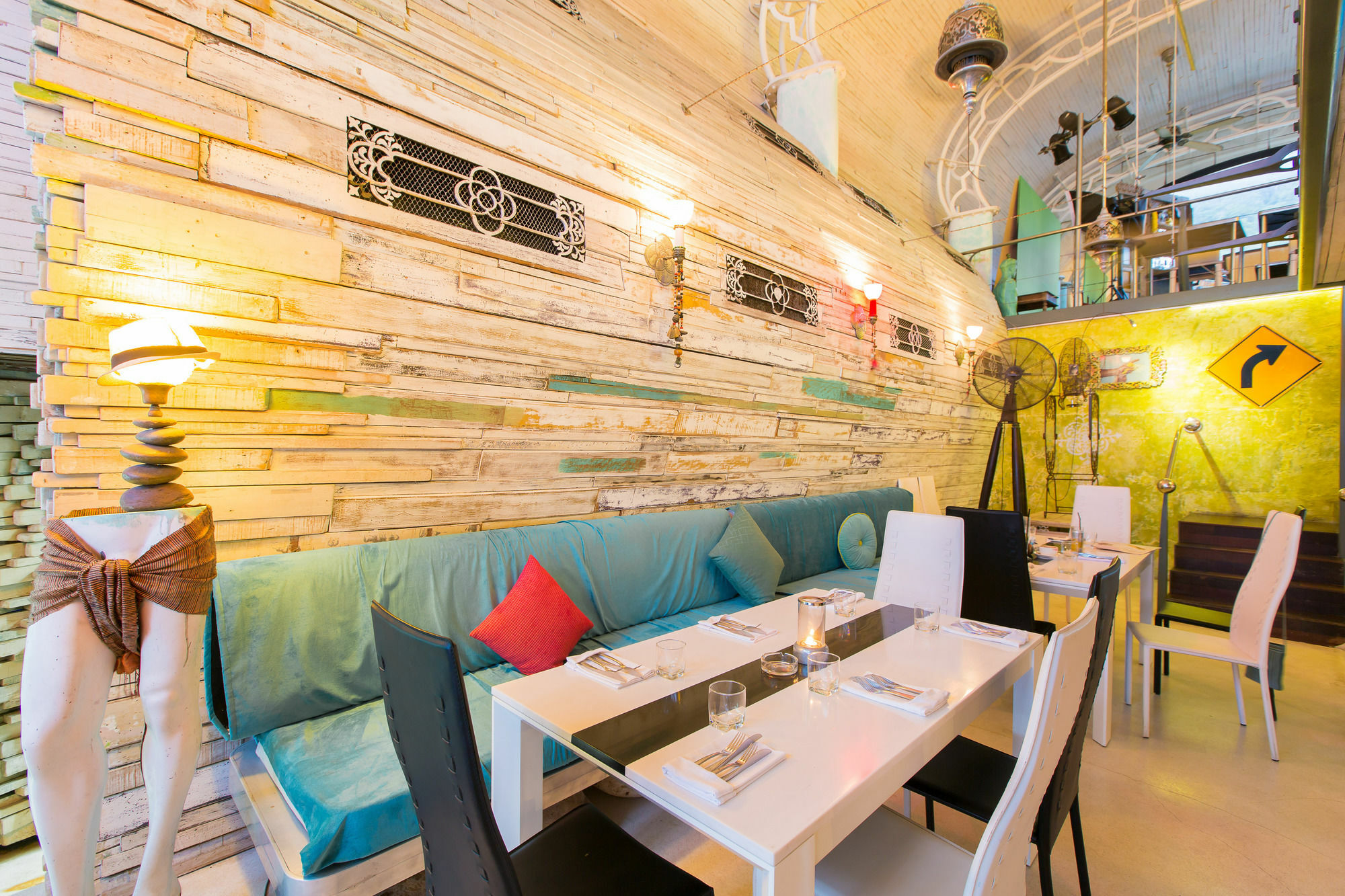 Barefoot Hotel Kalim Beach Front Patong Buitenkant foto